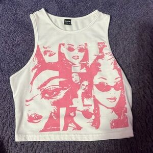 crop top with cut sleeves and pink detailing